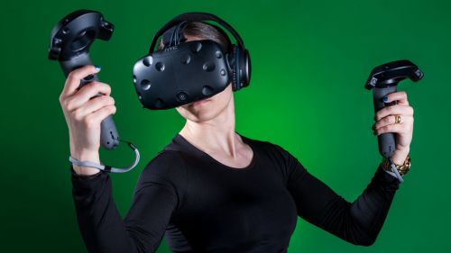 Продажи очков виртуальной реальности HTC начнутся в 2016 году
