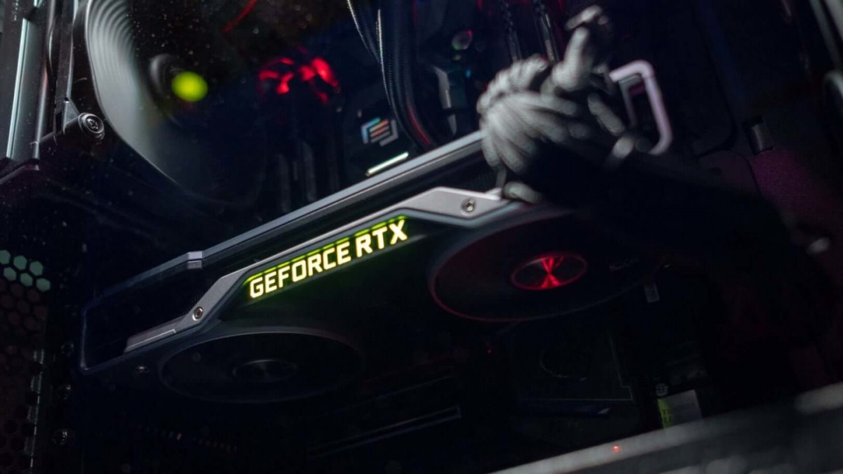 Появились первые «живые» фото видеокарты NVIDIA GeForce RTX 3080